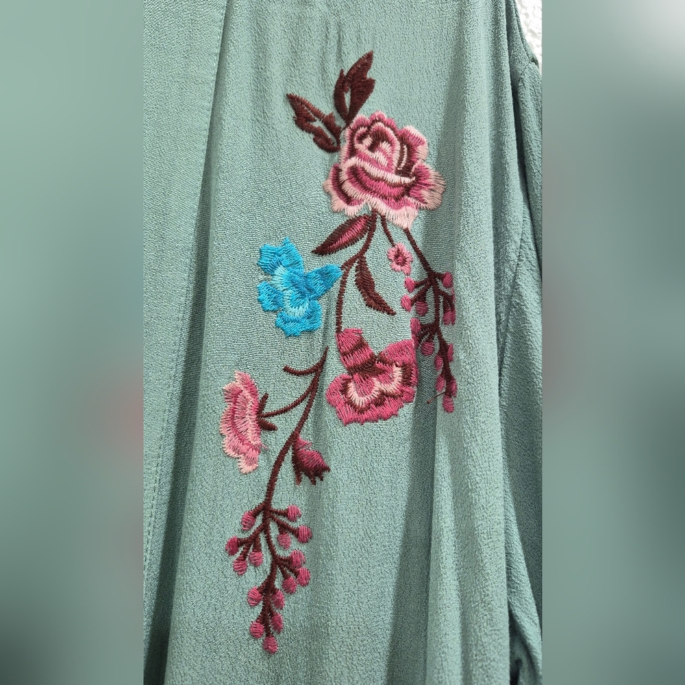 Sage Green Floral Embroidered 100% Rayon Belted Kimono Size S - Picture 3 of 8